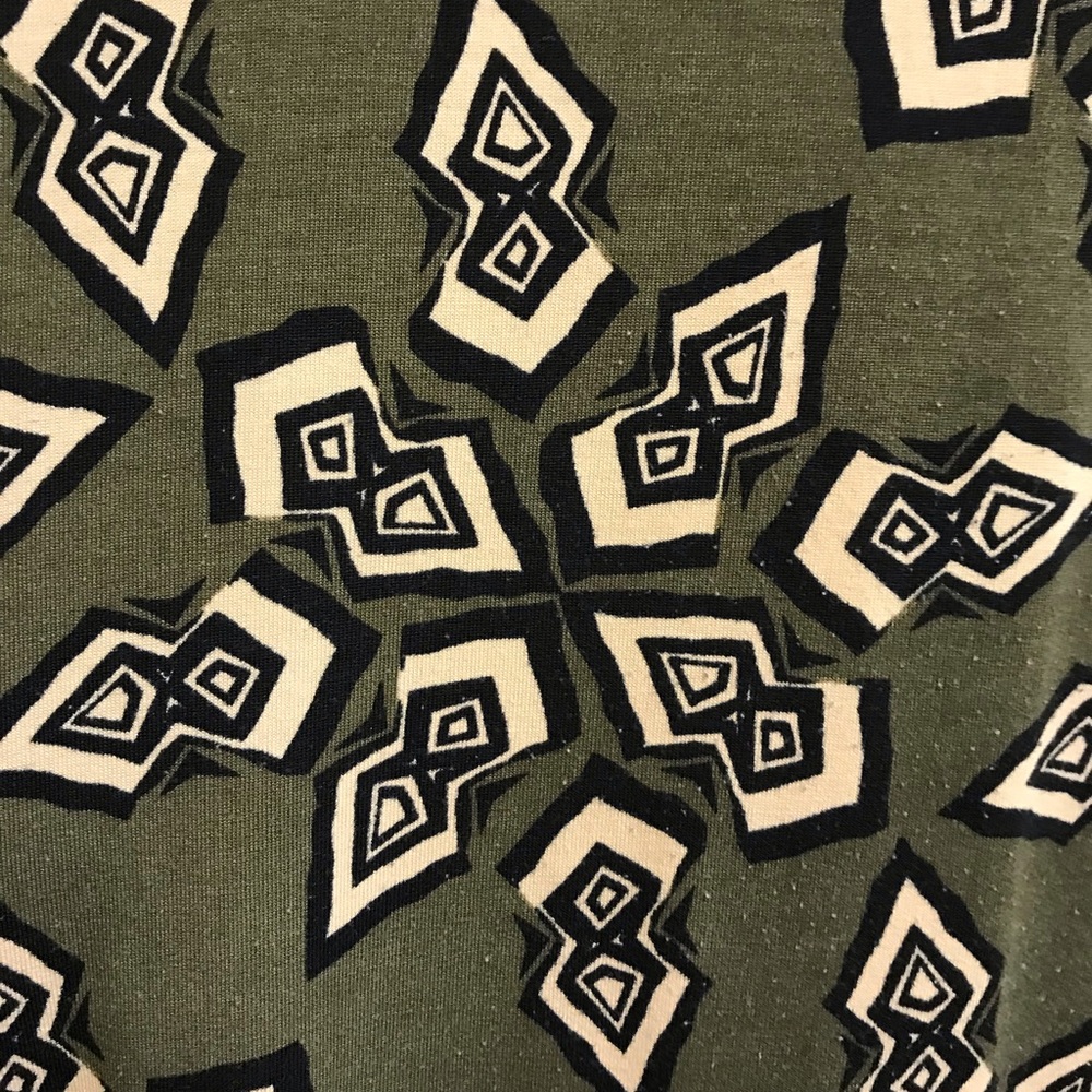 Green LuLaRoe Carly dress Size M Great condition. - Picture 2 of 3